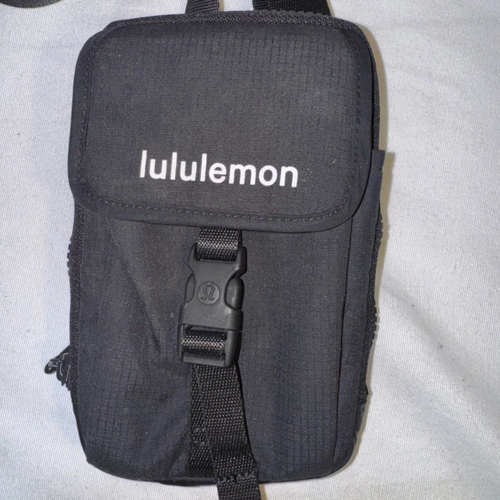LULULEMON Black Nylon Zip Top Small Vertical Crossbody unisex